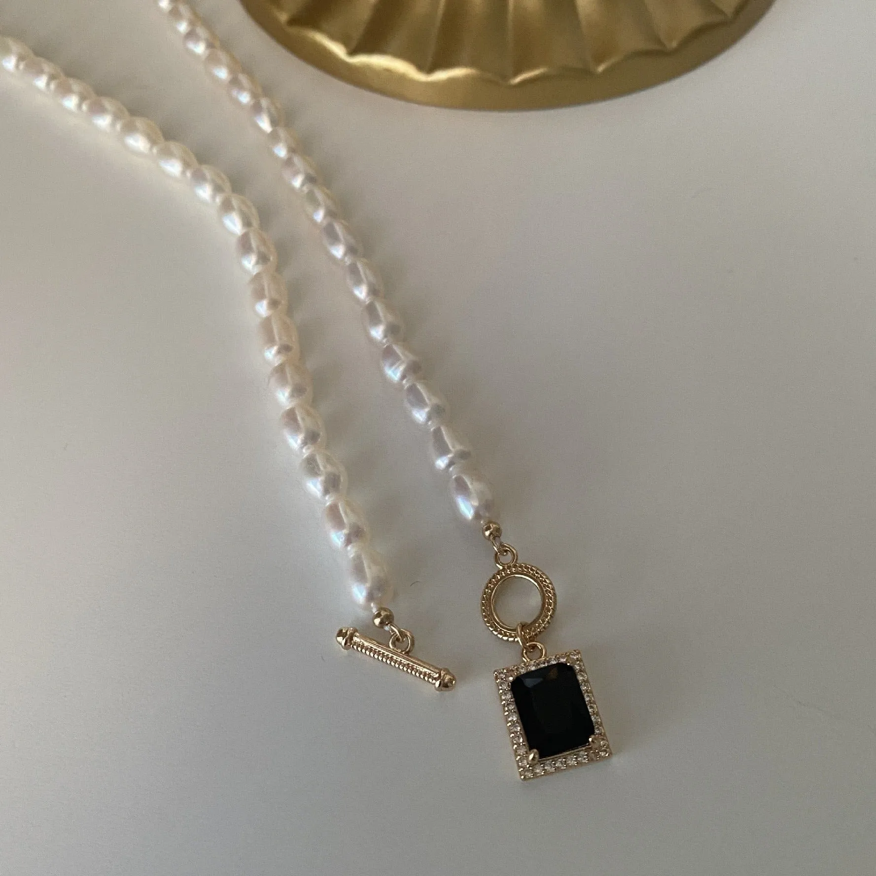 Black Bella Square Pendant Pearl Necklace