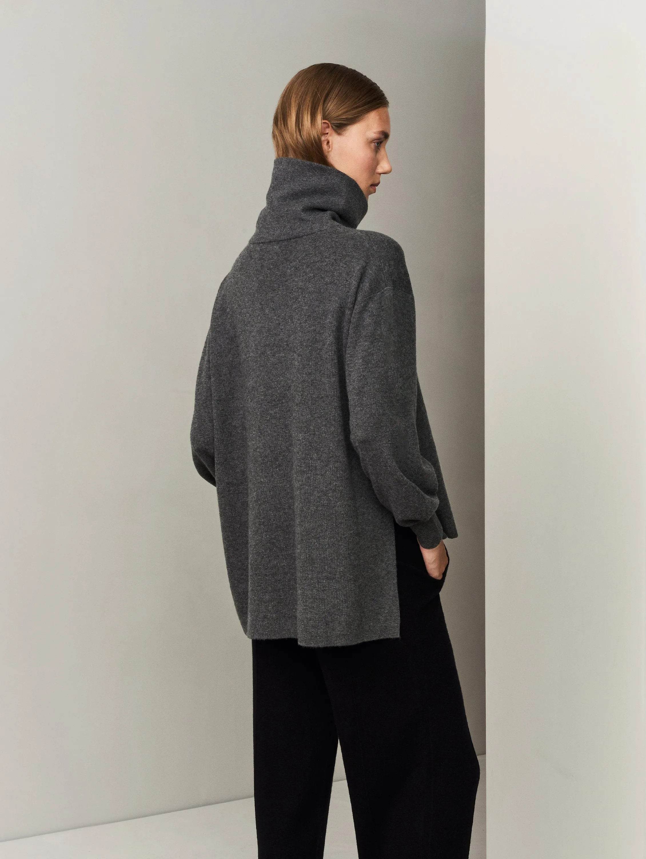 [ECO Cashmere] In the Form Eco-Cashmere Turtleneck Sweater - Dark Grey