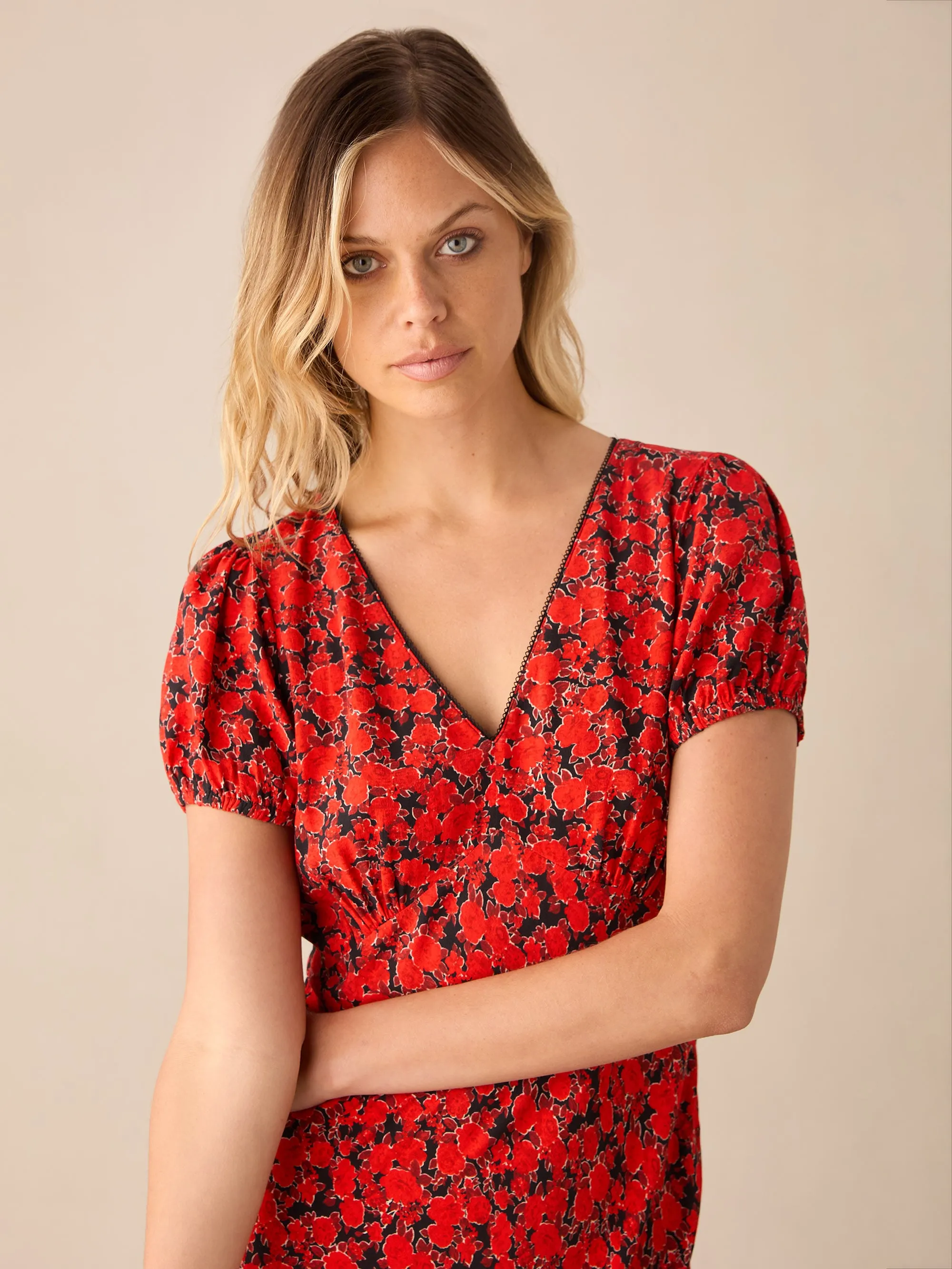 Red Blurred Floral Print Puff Sleeve Midi Dress